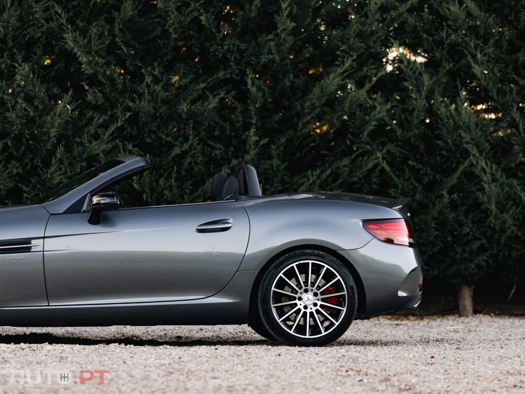 Mercedes-Benz SLC Standard