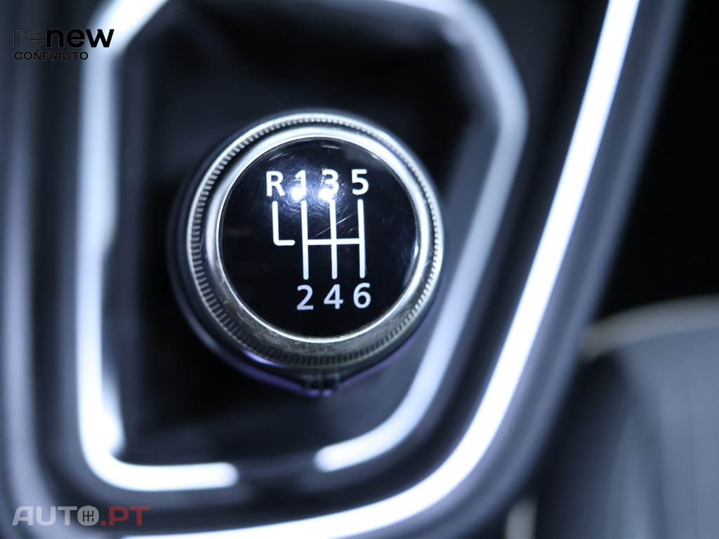 Renault Clio 1.0 Tce Techno — fotografia 12