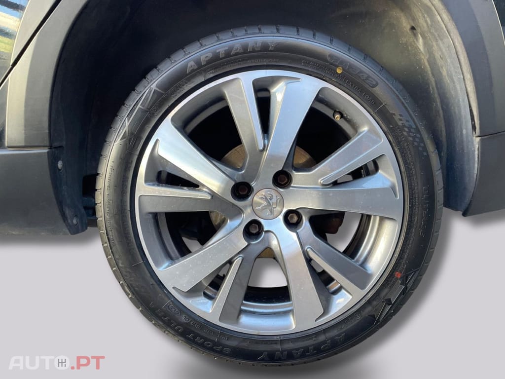 Peugeot 2008 1.2 e-THP GT Line