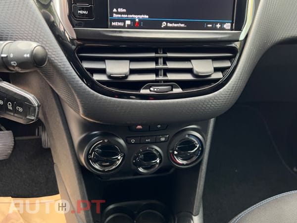 Peugeot 208 1.2 PureTech Signature