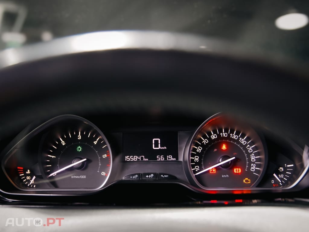 Peugeot 208 1.6 BlueHDi Style