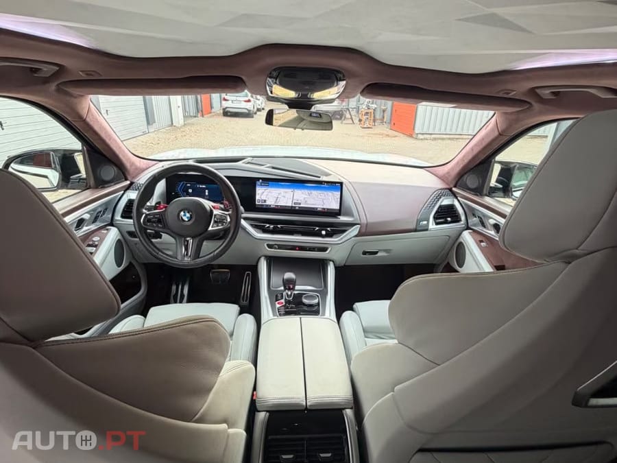 BMW XM BASE
