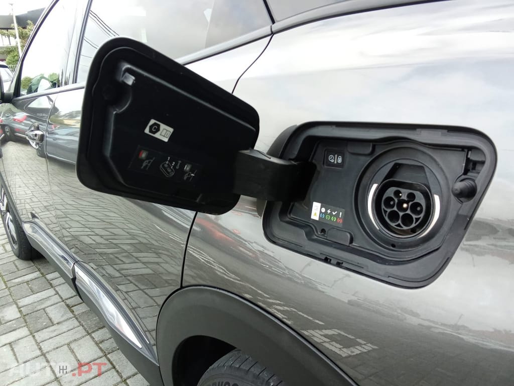Peugeot 3008 1.6 Hybrid Allure Pack e-EAT8