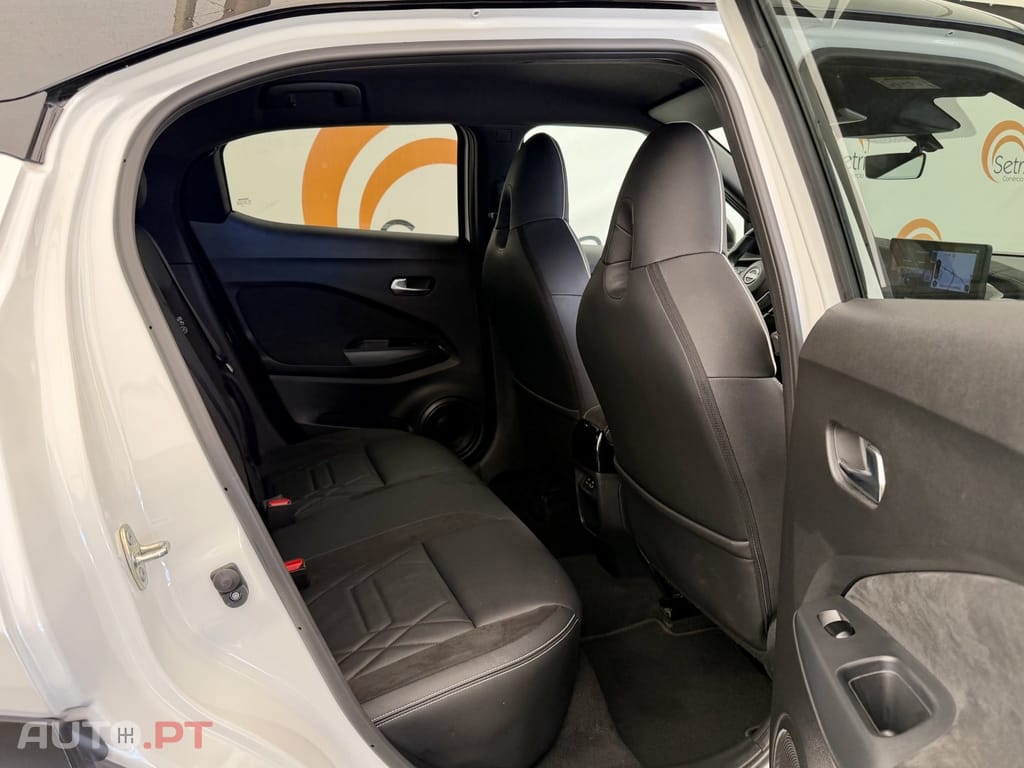 Nissan Juke 1.0 DIG-T N-Design C.Two Tone S.DCT