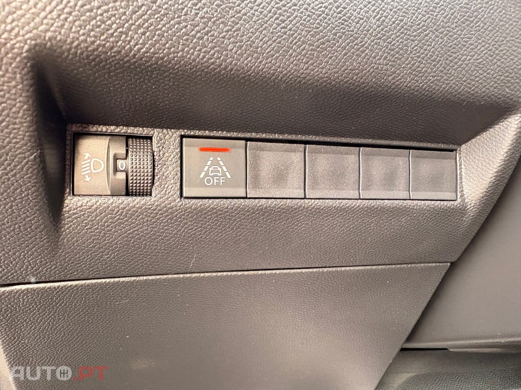 Peugeot 2008 1.5 BlueHDi Allure Pack