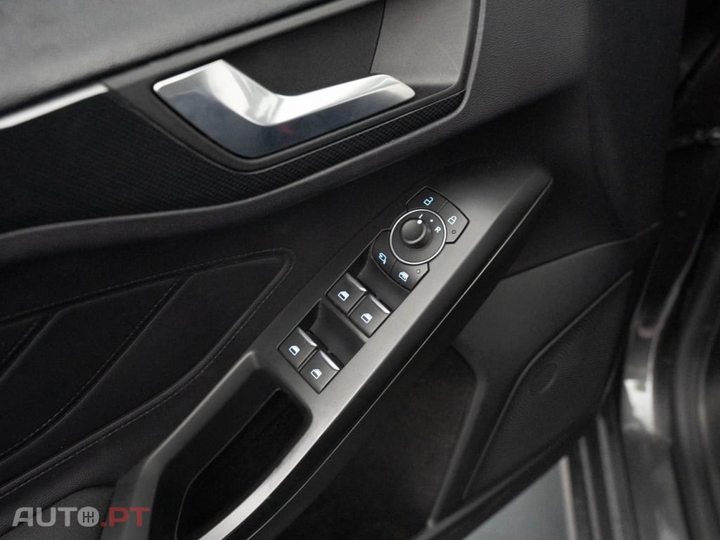 Ford Focus SW 1.0 EcoBoost MHEV ST-Line