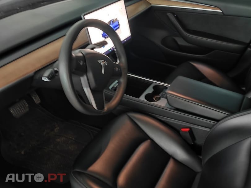 Tesla Model 3 Standard Range Plus RWD