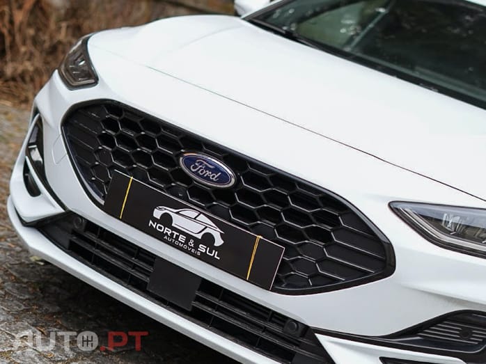 Ford Focus 1.0 EcoBoost MHEV ST-Line Design SIP