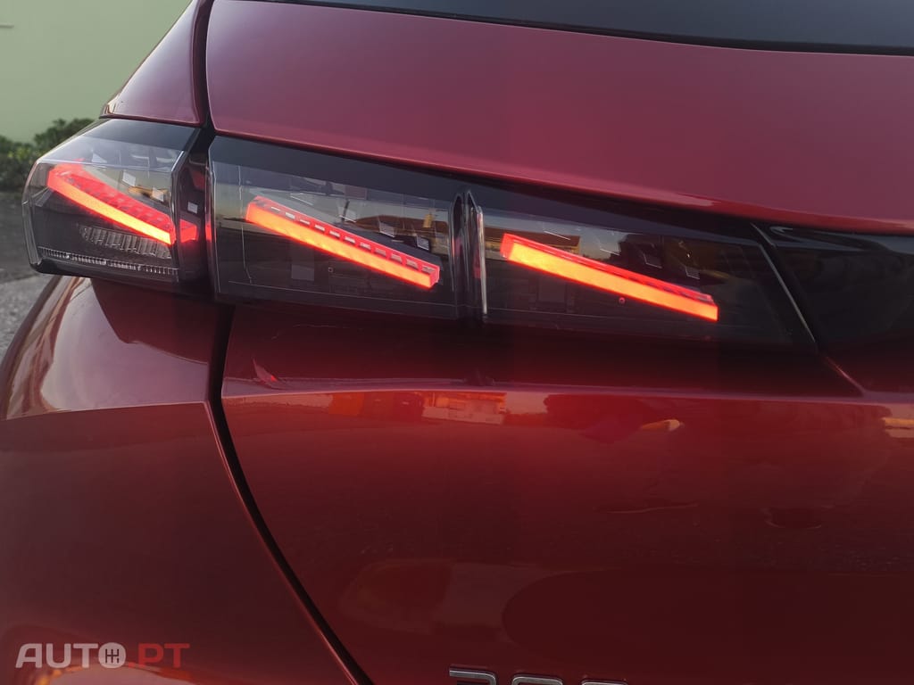 Peugeot 308 1.2 PureTech GT EAT8