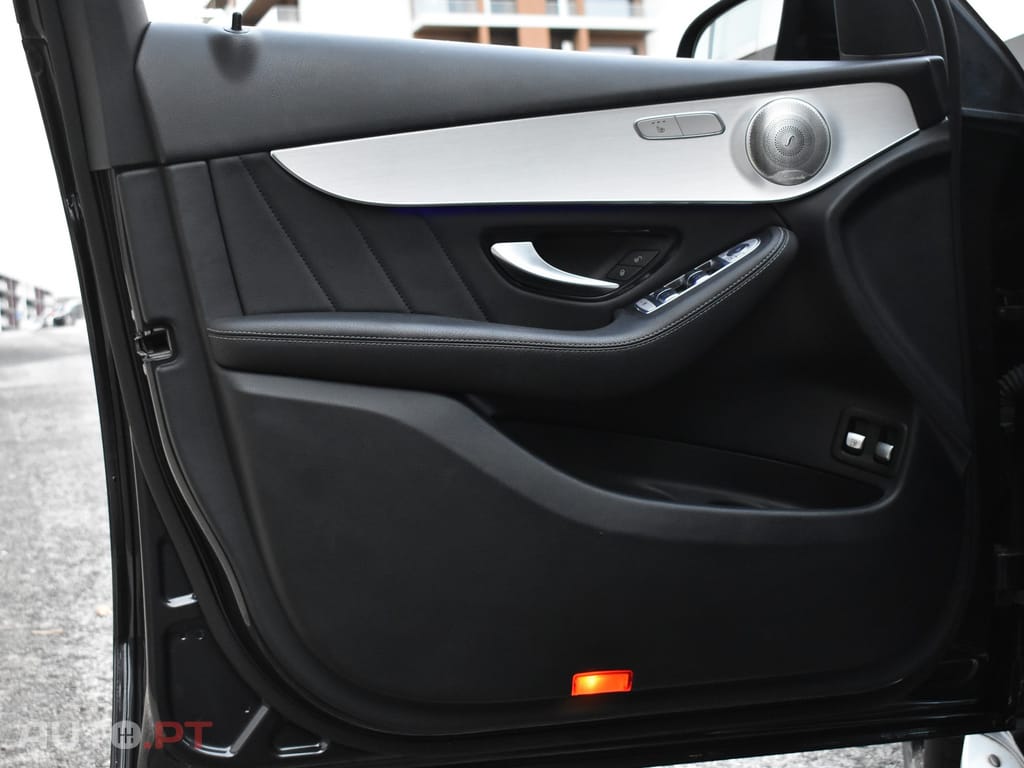 Mercedes-Benz GLC 300 e Coupe 4Matic 9G-TRONIC AMG Line