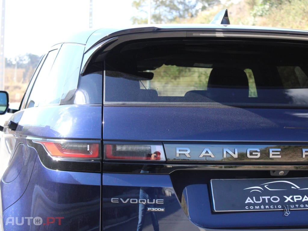 Land Rover Range Rover 1.5 P300e AWD R-Dynamic SE Auto