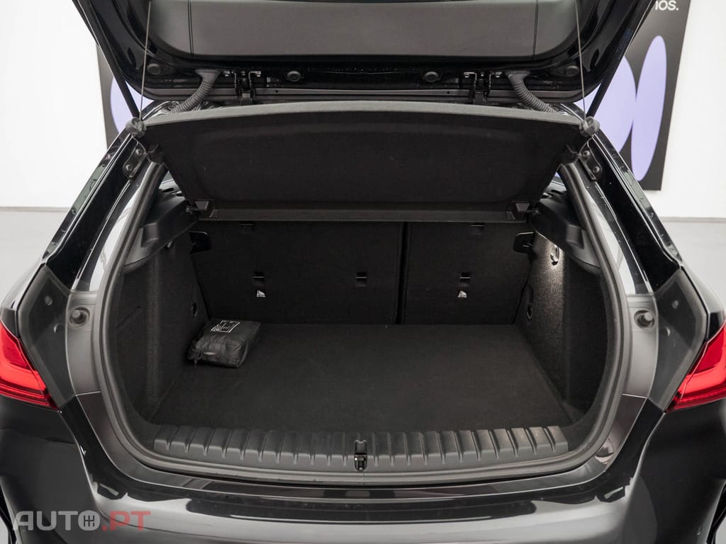 BMW 118 i Pack Desportivo M Auto