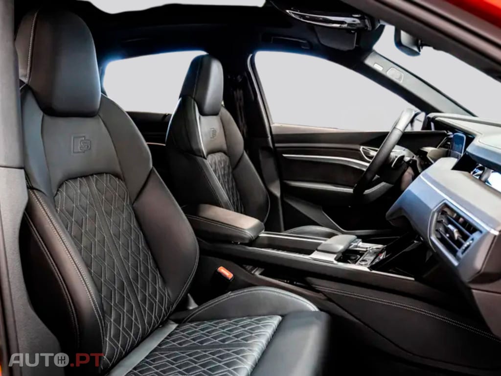 Audi E-Tron I.V.A DEDUTIVEL S BLACK