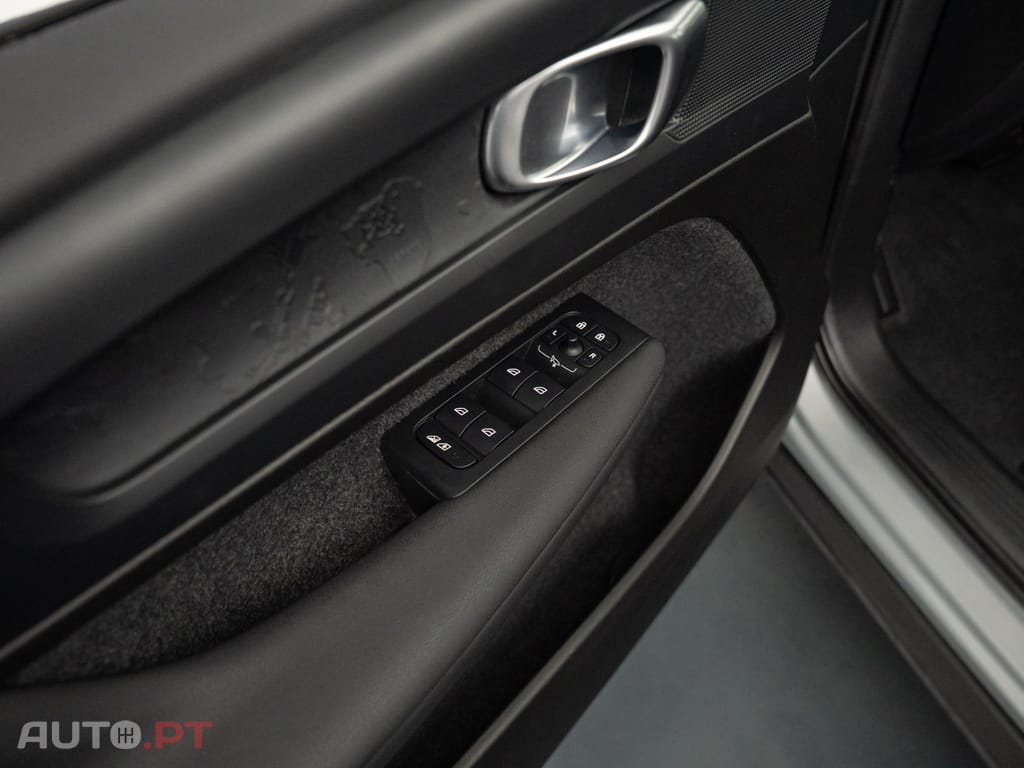 Volvo XC40 2.0 B3 Essential