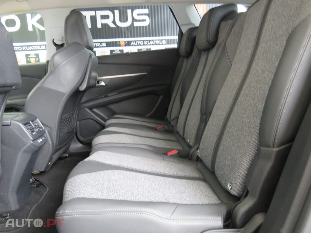 Peugeot 5008 1.5 BlueHDi Allure
