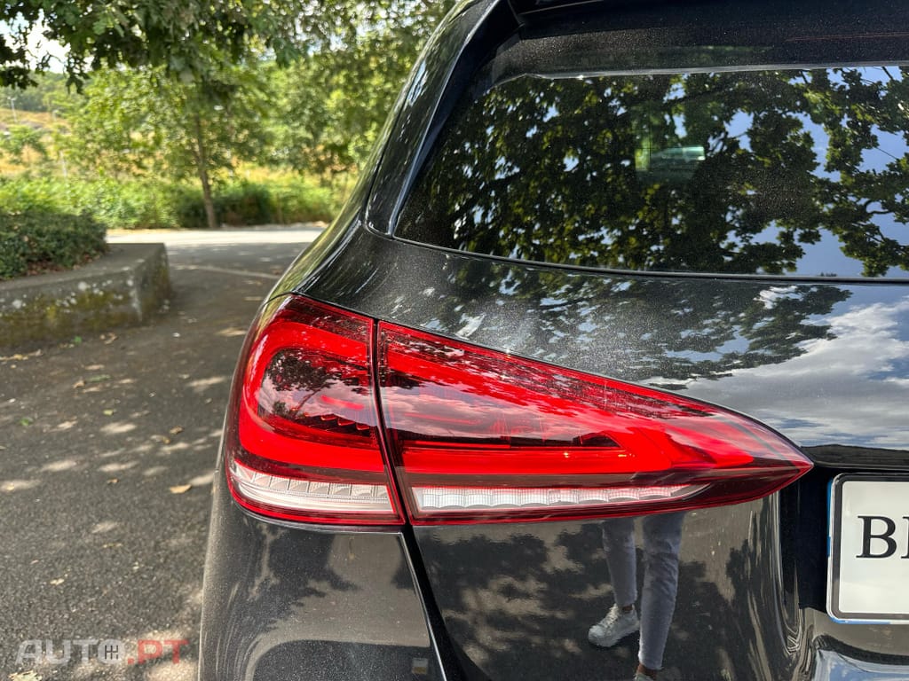 Mercedes-Benz A 250 e AMG Line
