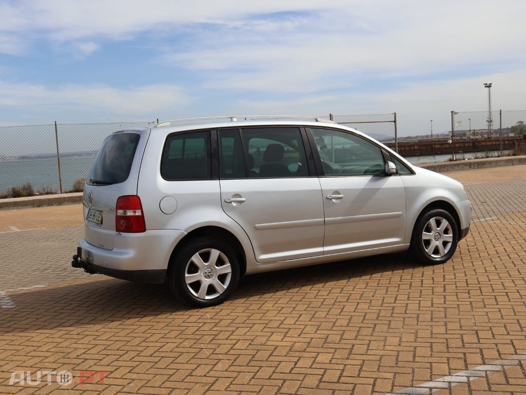 Volkswagen Touran 2.0 TDI Highline EC 7L