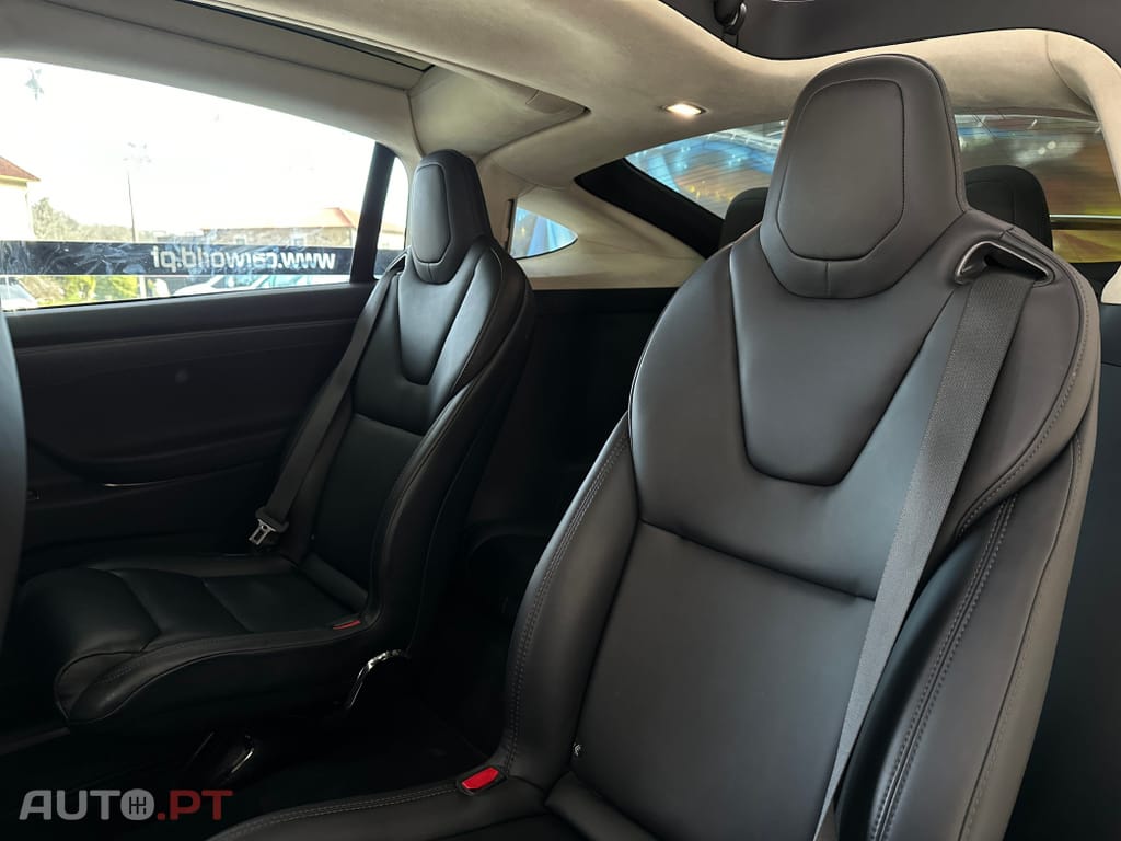 Tesla Model X Outro