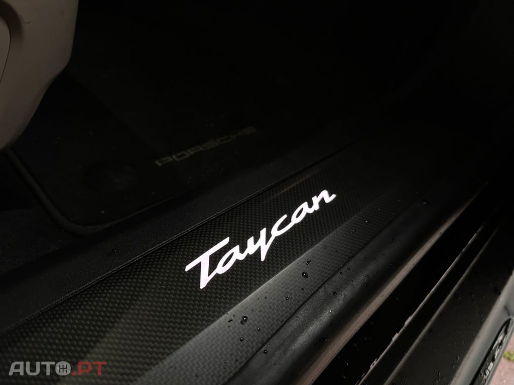 Porsche Taycan 4