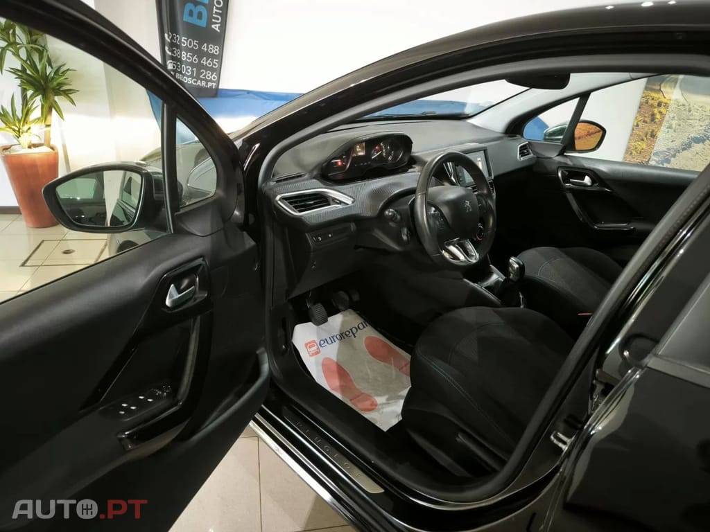 Peugeot 208 PureTech 82 Start & Stop Style