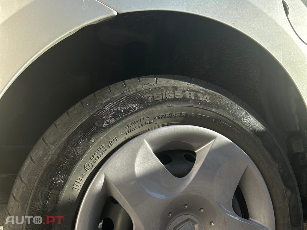 Renault Twingo 1.2 LEV 16V 75