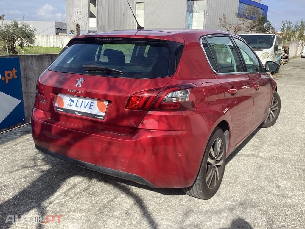 Peugeot 308 1.5 BlueHDi Allure EAT8