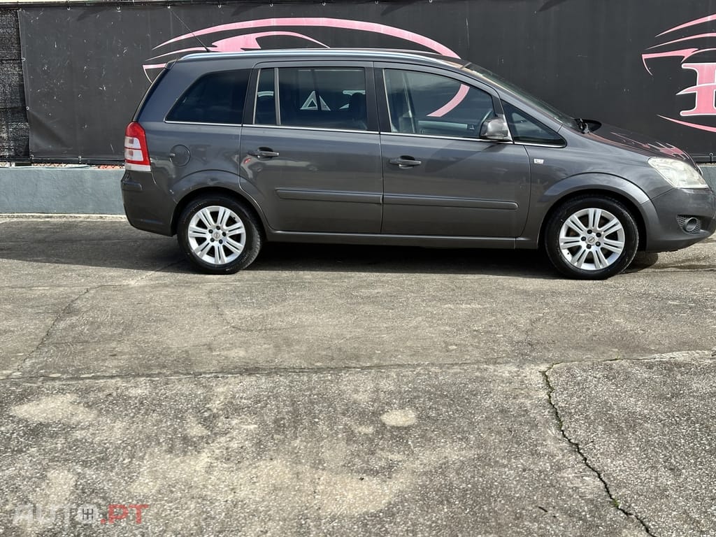 Opel Zafira 1.7 CDTi EcoFLEX — fotografia 3
