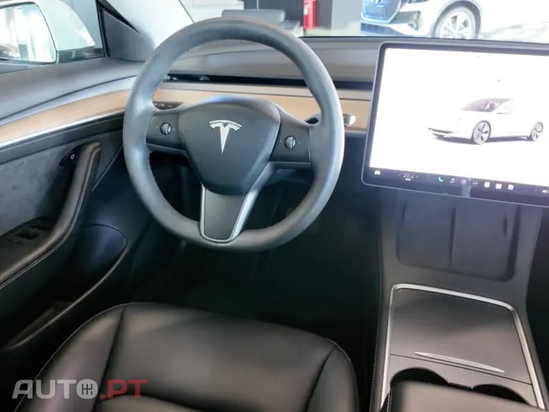 Tesla Model 3 Standard Range Plus RWD