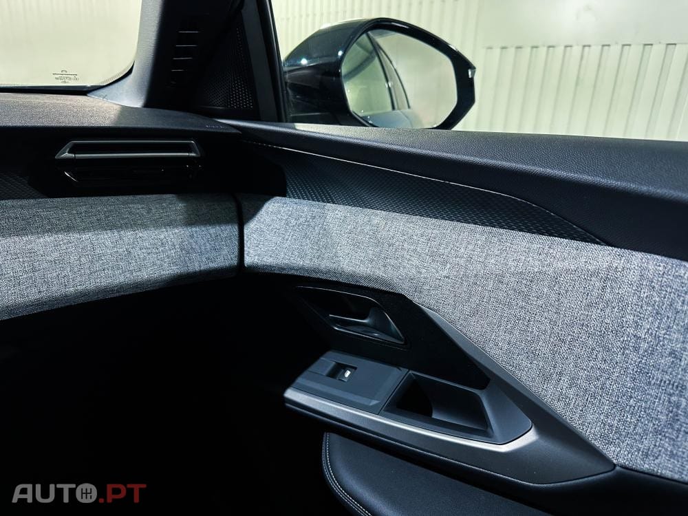 Peugeot 3008 1.2 Hybrid Allure e-DCS6