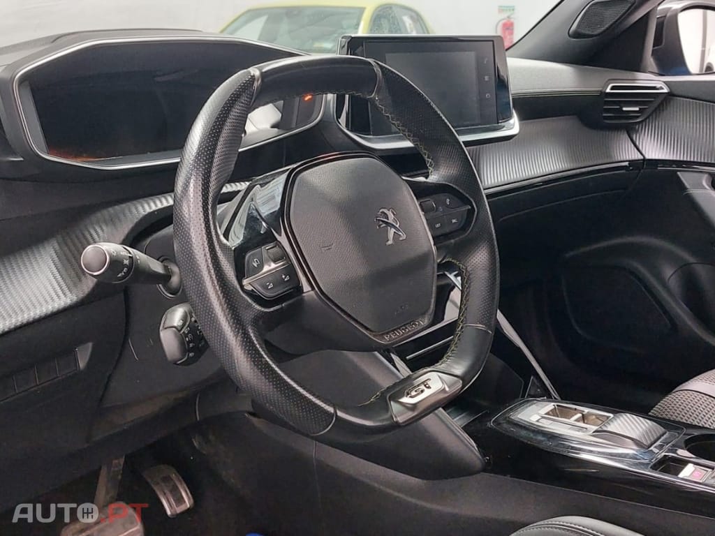 Peugeot E-2008 50 kWh GT