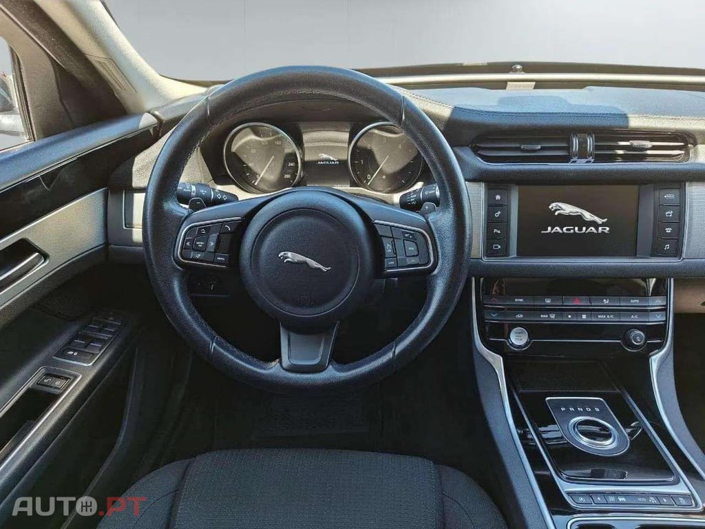 Jaguar XF 2.0d PRESTIGE