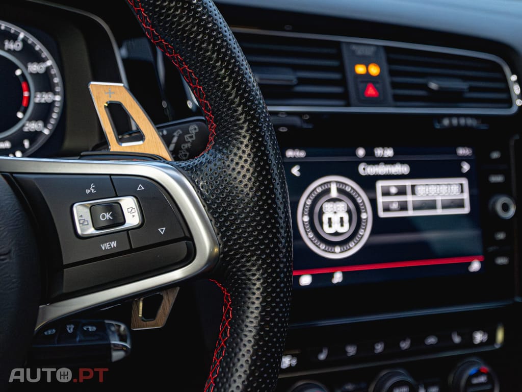 Volkswagen Golf 2.0 TSI TCR DSG