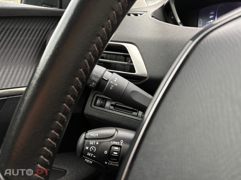 Peugeot 3008 1.5 BlueHDi Active
