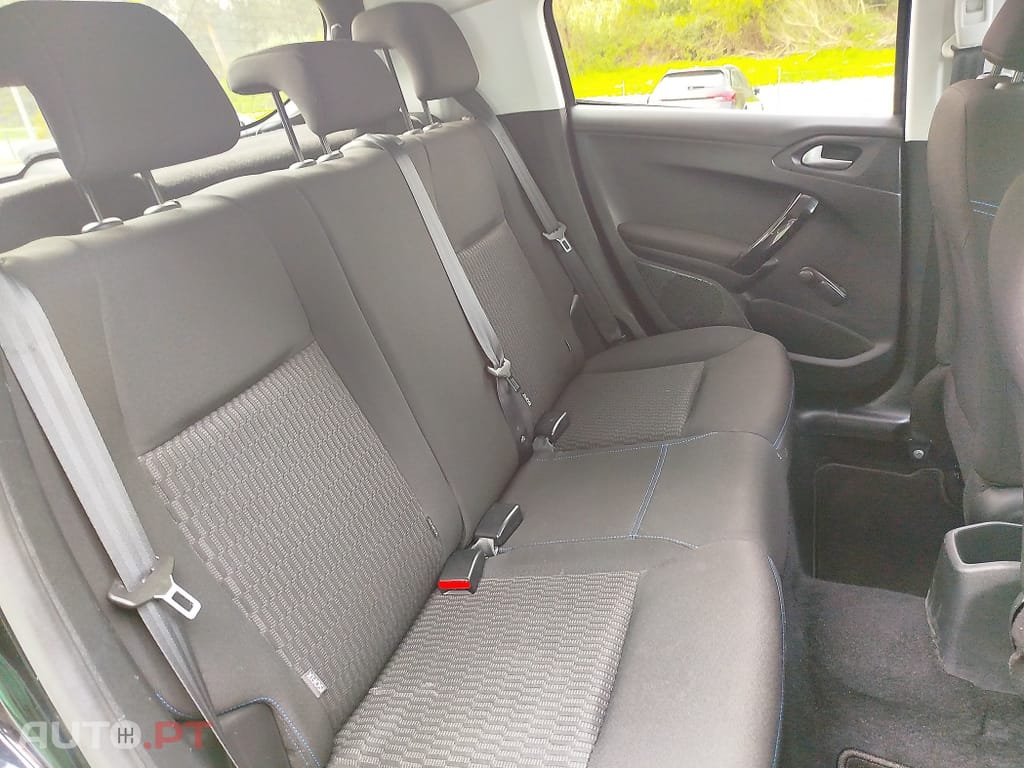 Peugeot 208 1.5 BlueHDi Signature