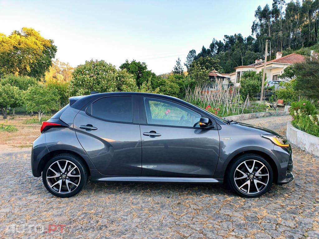 Toyota Yaris 1.5 VVT-i Hybrid Dynamic Force Luxury
