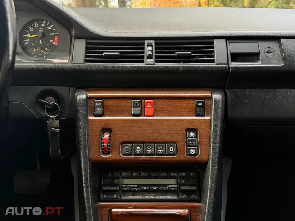 Mercedes-Benz 260 260 E