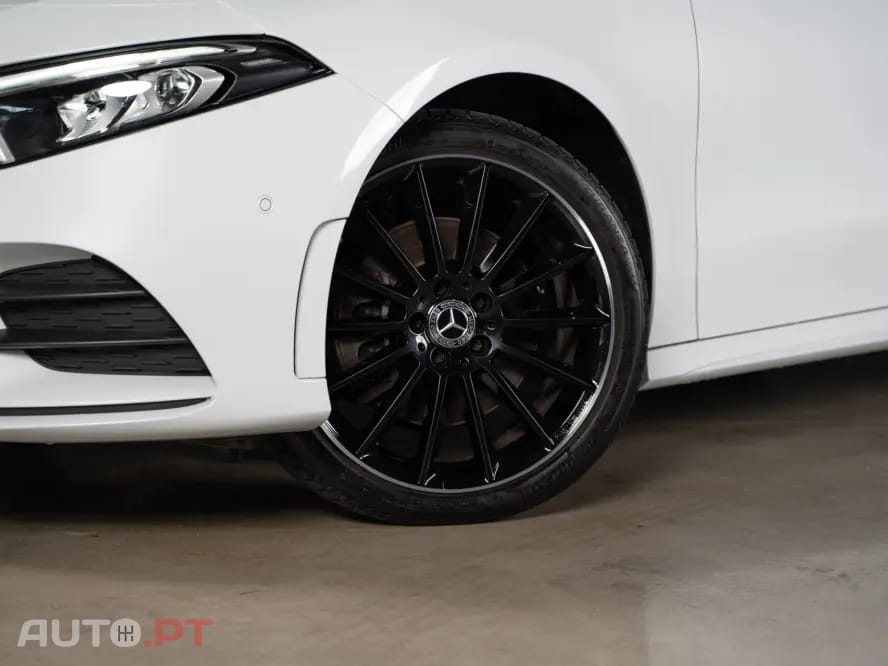 Mercedes-Benz A 250 e AMG Line