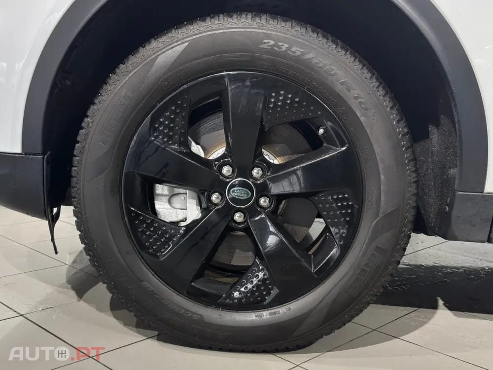 Land Rover Discovery Sport 1.5 I3 P300e AWD R-Dynamic SE