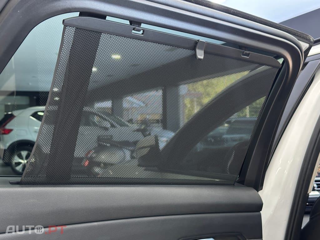 BMW 330 e Corporate Edition Auto — fotografia 26