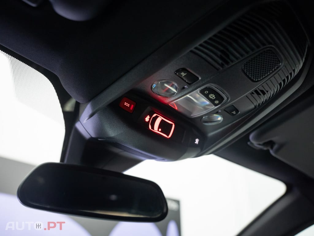 Peugeot 3008 1.6 Hybrid Allure e-EAT8