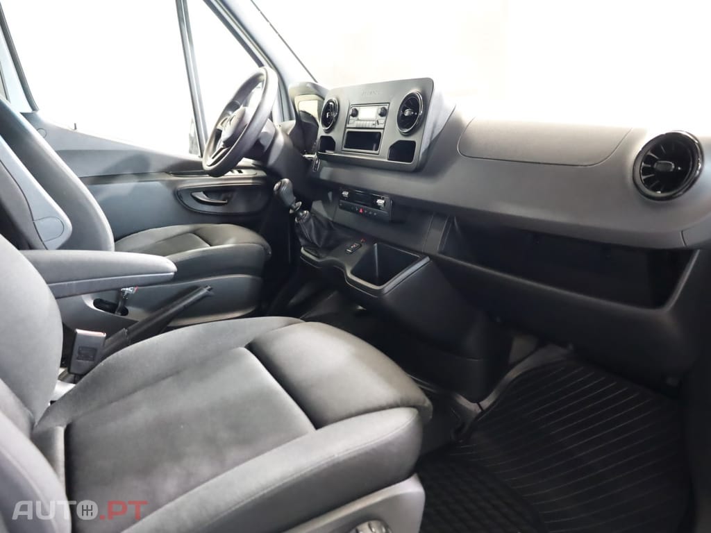 Mercedes-Benz Sprinter 315 CDI/43 Luxo (2+2+2+3)