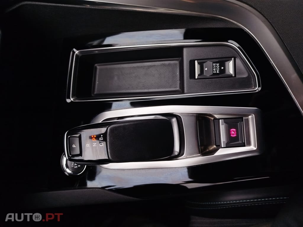 Peugeot 3008 1.6 Hybrid Allure Pack e-EAT8