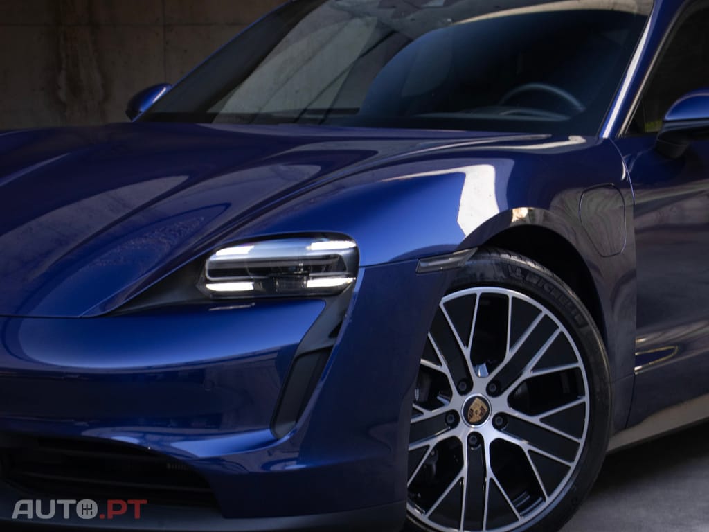 Porsche Taycan Standard