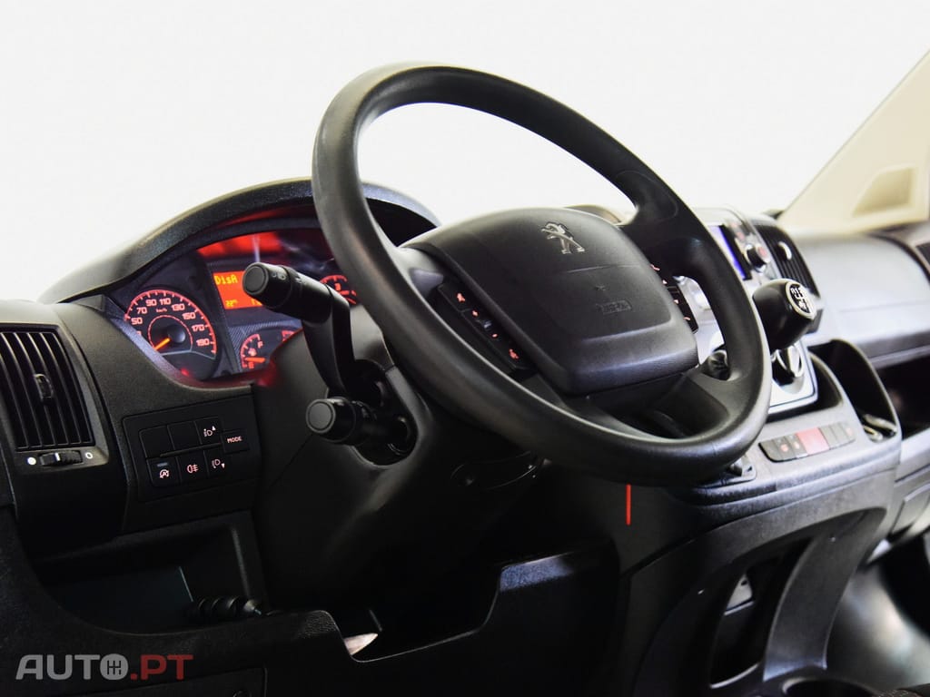 Peugeot Boxer 2.0 BlueHDi 335 L3H2 Pro