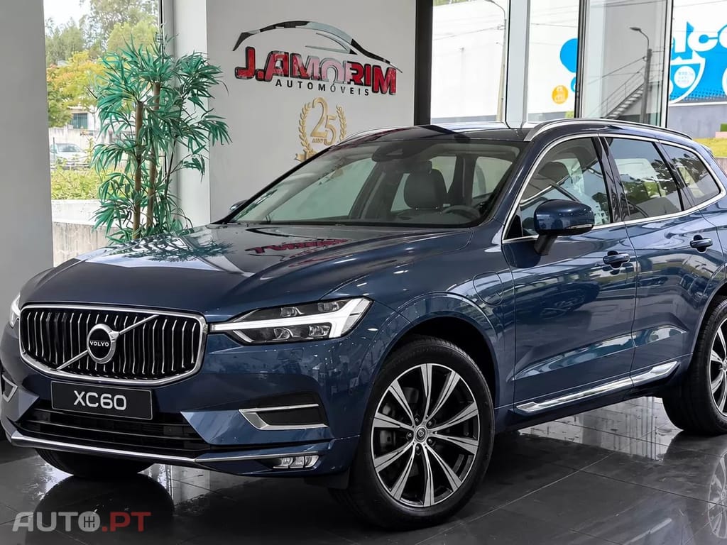 Volvo XC60 2.0 B4 Momentum Plus