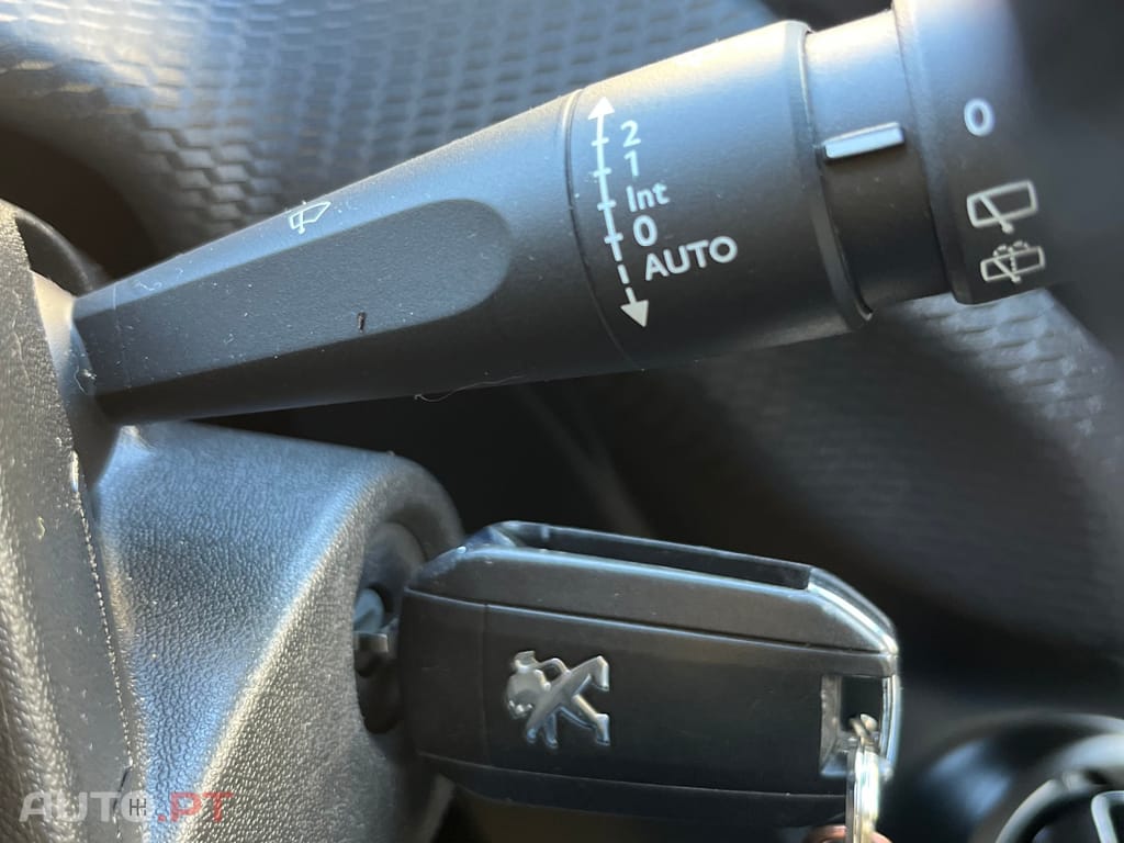 Peugeot 2008 1.5 BlueHDi Signature