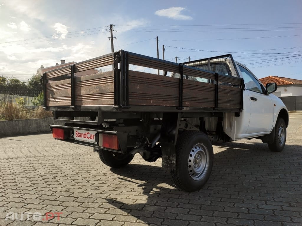 Mitsubishi L200 2.5 DID 4X4 CAB. SIMPLES