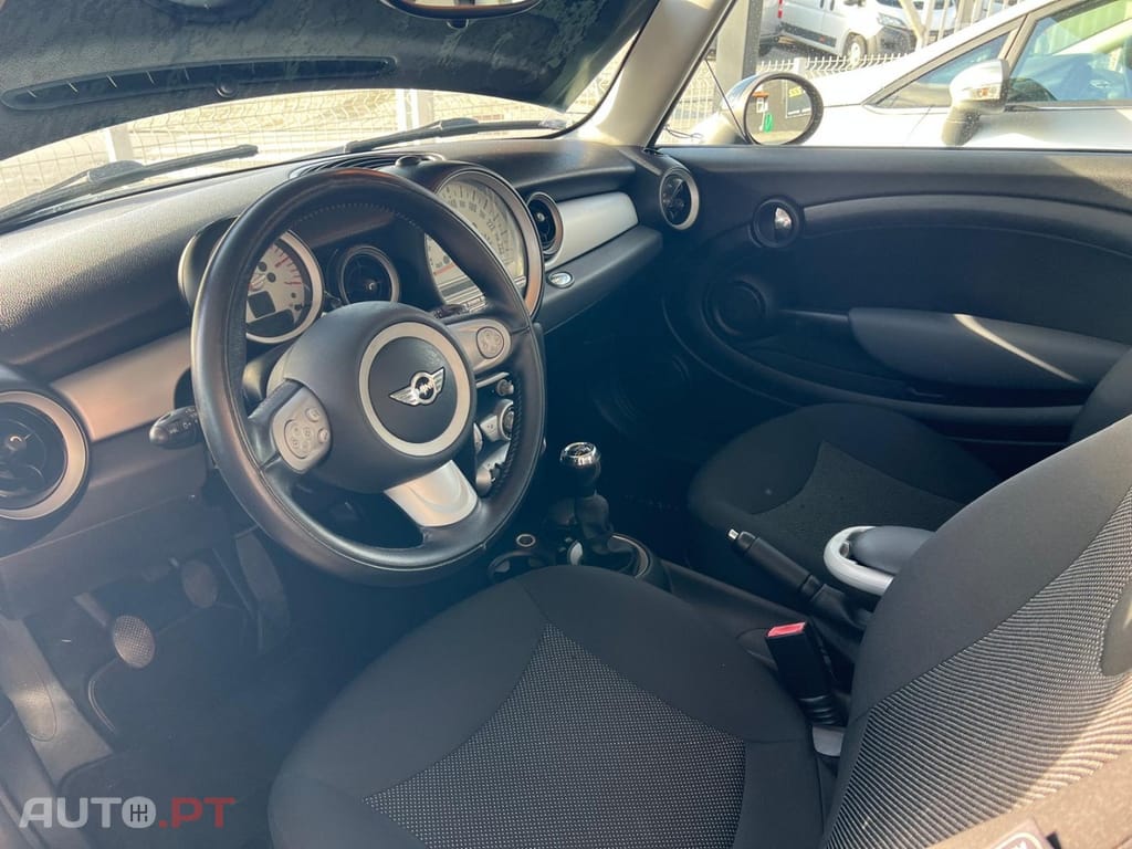 MINI Cooper Cooper D