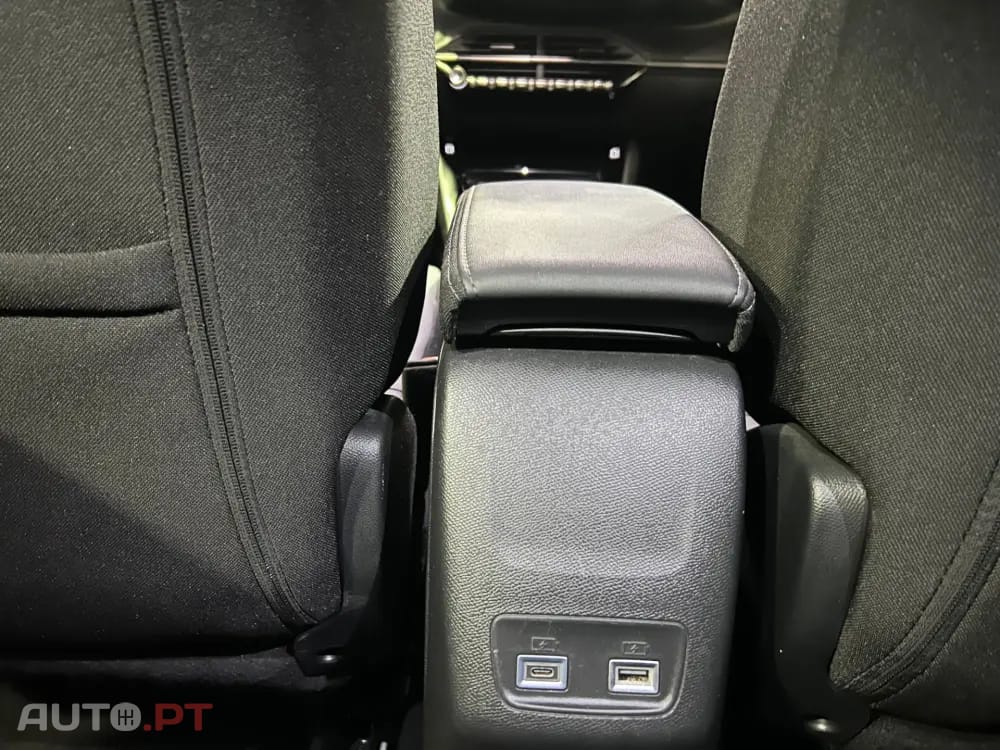 Peugeot 2008 1.2 Hybrid Allure e-DCS6