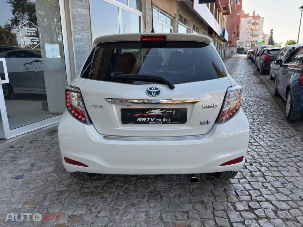 Toyota Yaris 1.5 HSD Comfort +P.Style+Navi